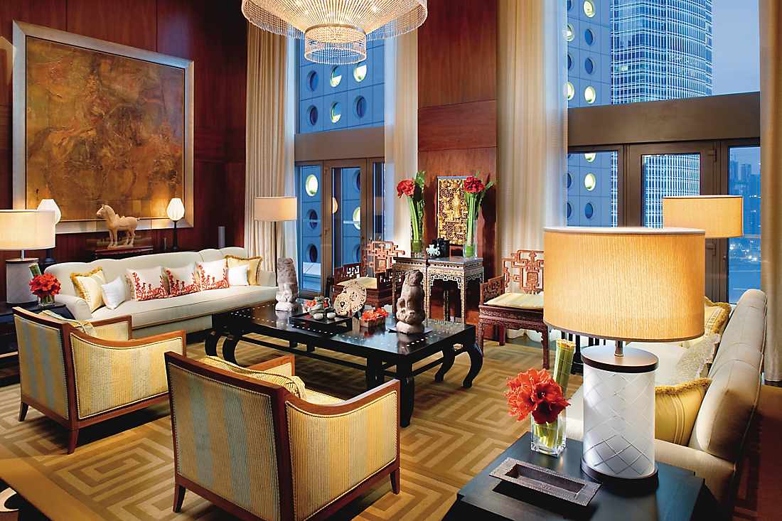 Mandarin Suite living room